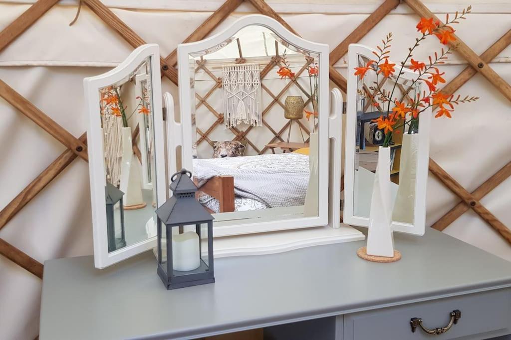 Отель Bronfelen Yurt Cynghordy Экстерьер фото