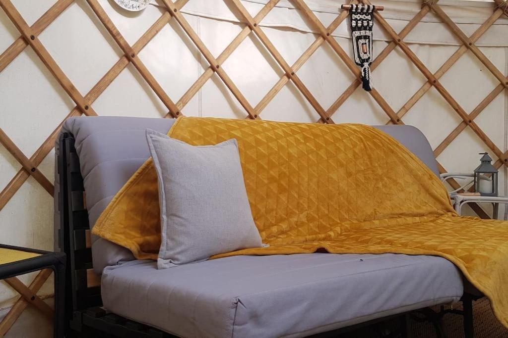 Отель Bronfelen Yurt Cynghordy Экстерьер фото