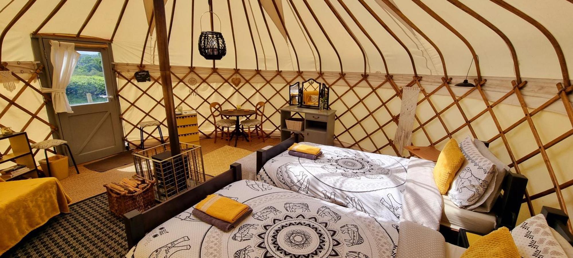 Отель Bronfelen Yurt Cynghordy Экстерьер фото